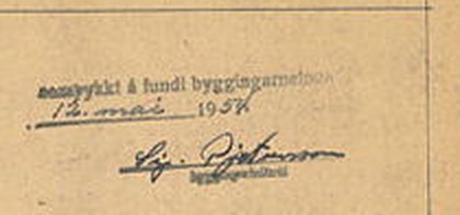 Undirskrift byggingarfulltrúa. Lesið sem „Sig. Pjetursson“, þarfnast staðfestingar